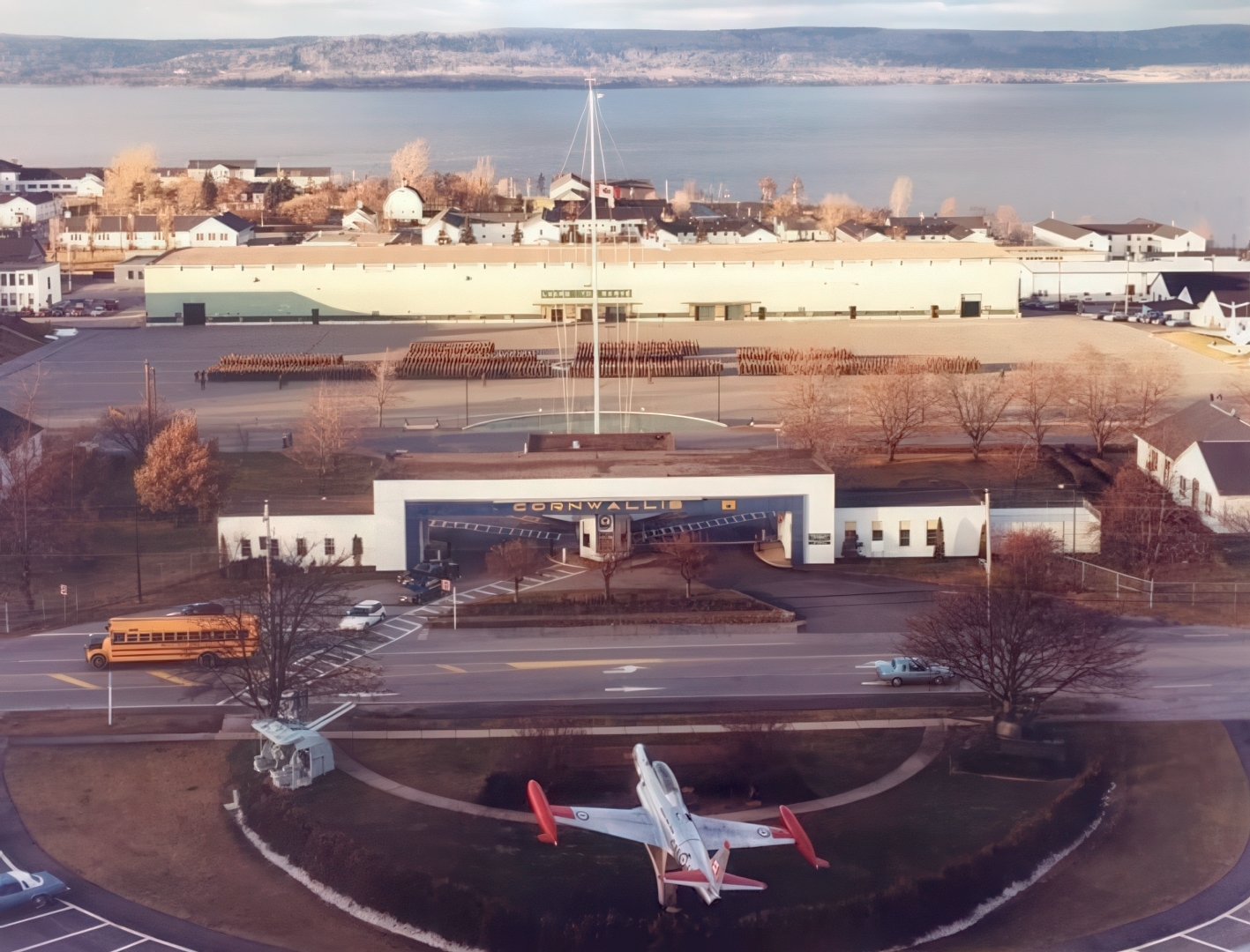 Parade02 gate~494016404 8287952369537284013 n (Robert Heath) gigapixel v8 low resolution v2 1085h~contrast gamma~Eraser InPixio11 inPixio12